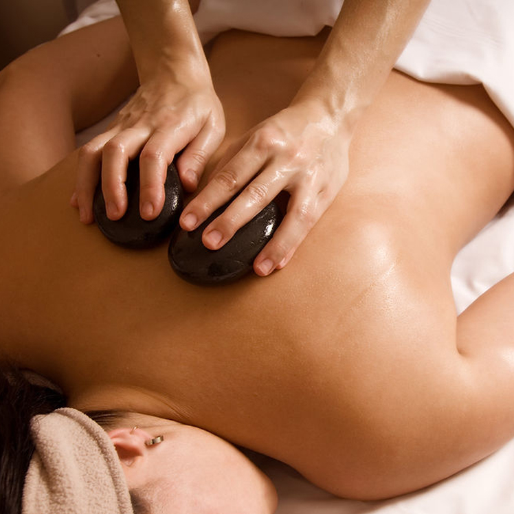 Massage aux pierres chaudes - Institut Duo&nbsp;Beauté
